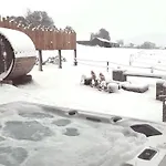 Tiny Cocon En Pleine Nature Jacuzzi, Sauna Prive