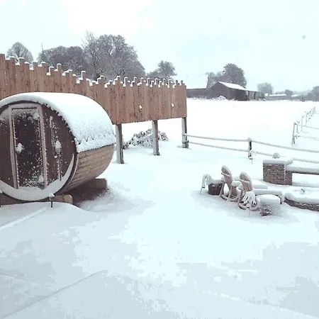 Luxury tent Tiny Cocon En Pleine Nature Jacuzzi, Sauna Prive