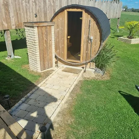 Tente de luxe Tiny Cocon En Pleine Nature Jacuzzi, Sauna Privé